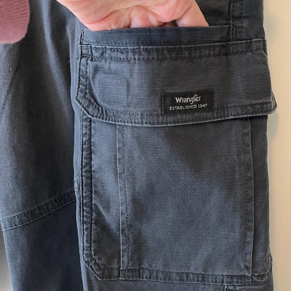 NWT Wrangler Cargo Cotton Shorts Men's 33 X 10